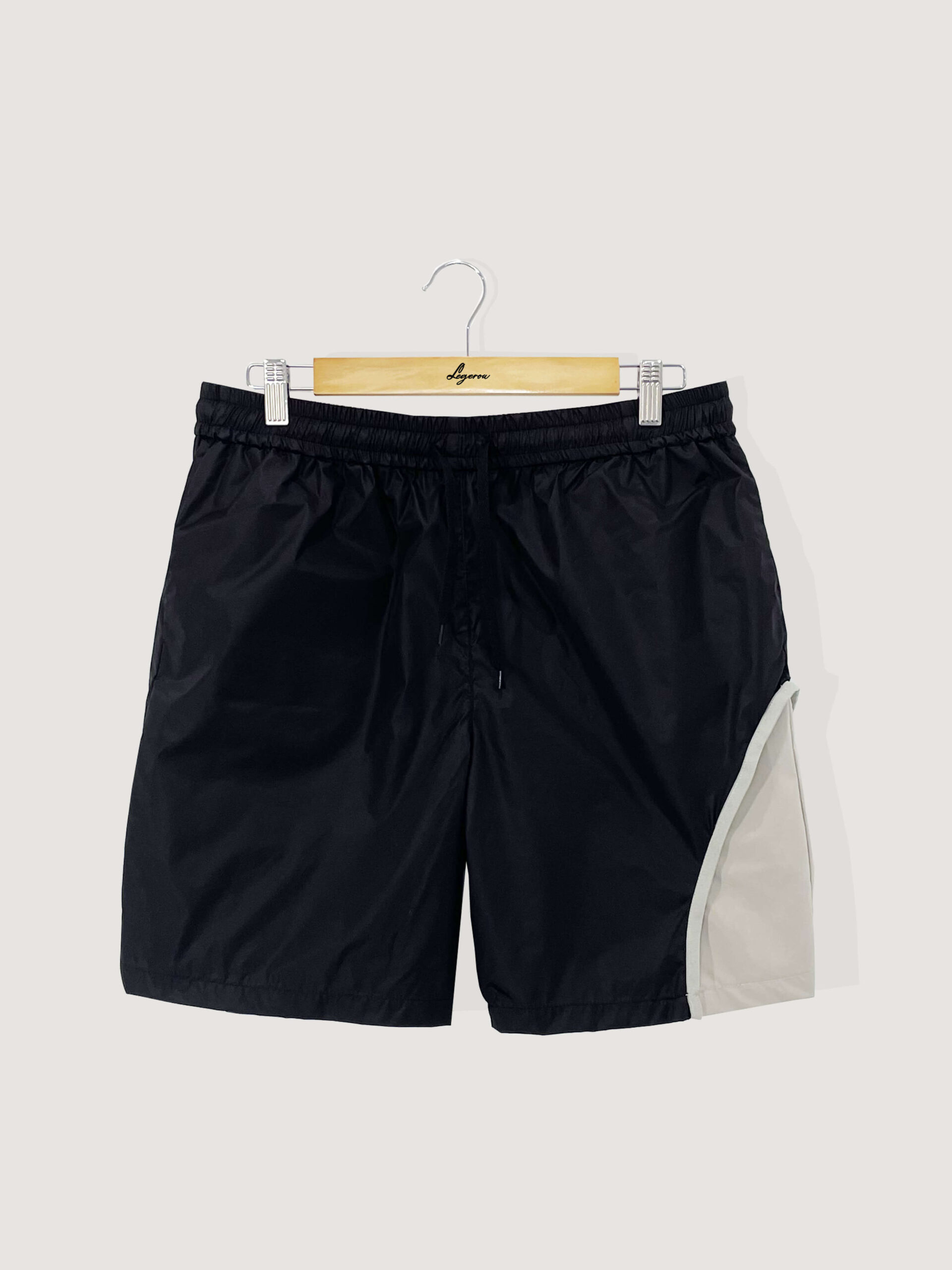 Wave Shorts In Black